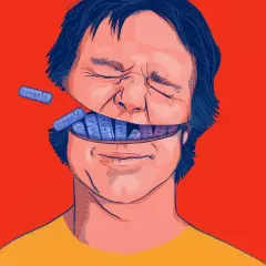 Otwarta twarz mężczyzny wypełniona tabletkami Xanax, ukazująca opacorden skutki uboczne leków.