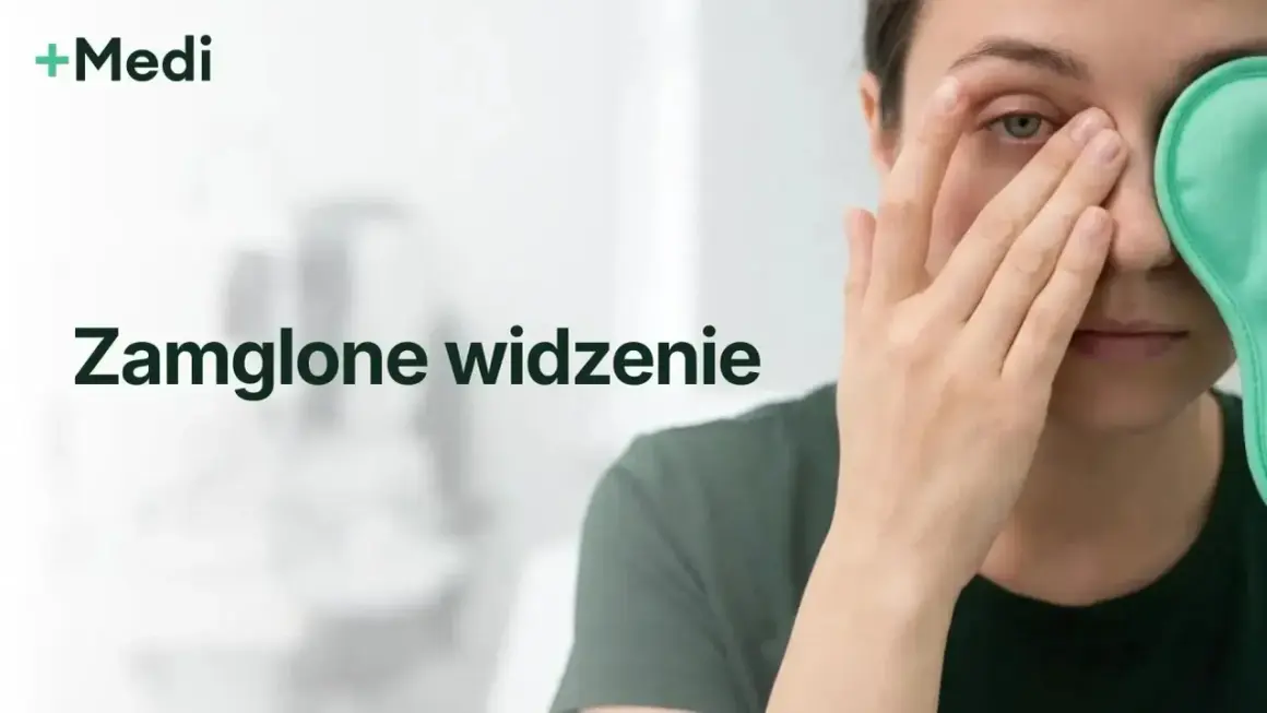 Kobieta z zatartym okiem, przykłada do niego zielony kompres.