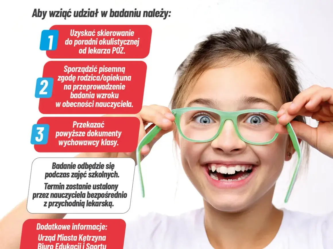 Uśmiechnięta dziewczynka z zielonymi okularami, przygotowująca się do badania wzroku. Informacje o badaniu, w tym o konieczności zgody rodzica, przypominają test Ishihary.