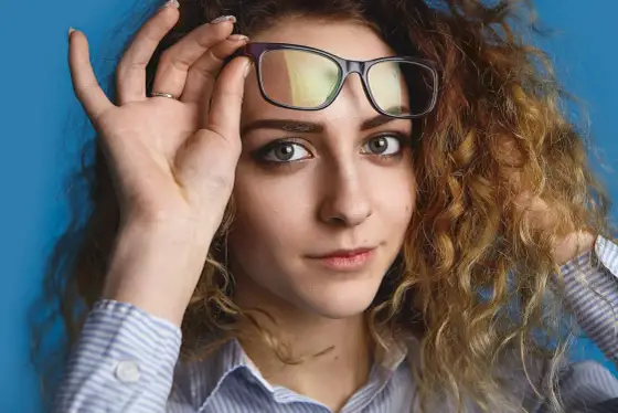 Jak wybrać okulary fotochromowe do swojego trybu życia?